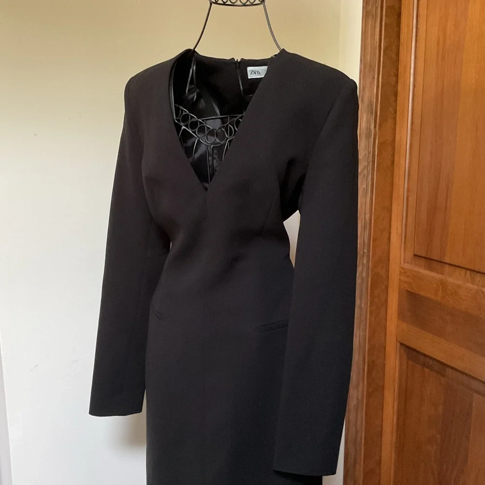 Elegant Black V-Neck Dress by Zara, Medium - Picture 2 of 10